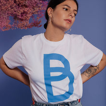 Last inn bildet i Galleri-visningsprogrammet, Tee i hvit
